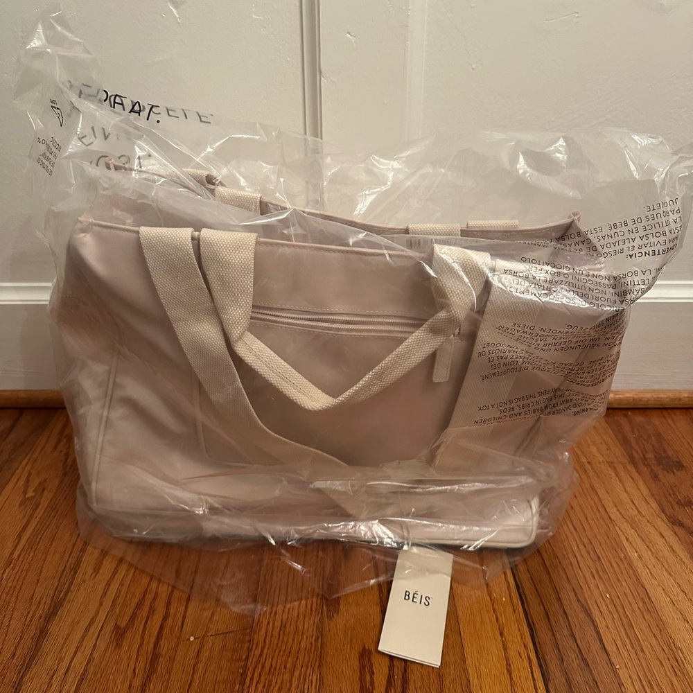 NWT Beis East to West Tote, Perfect Condition (Never Used)